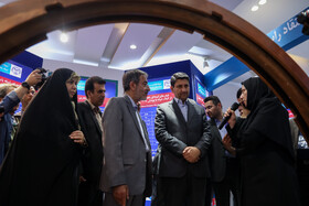 بازدید سید ستار هاشمی، وزیر ارتباطات از نمایشگاه دستاوردهای علمی و فناورانه جهاد دانشگاهی