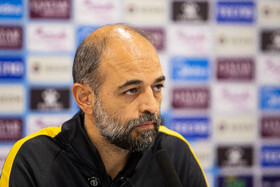 نشست خبری سرمربیان تیم‌های فوتبال سپاهان ایران و آخال ترکمنستان