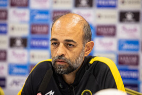 محرم نویدکیا، سرمربی تیم فوتبال سپاهان ایران

