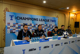 نشست خبری سرمربیان تیم‌های فوتبال سپاهان ایران و آخال ترکمنستان