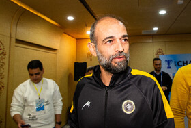 محرم نویدکیا، سرمربی تیم فوتبال سپاهان ایران

