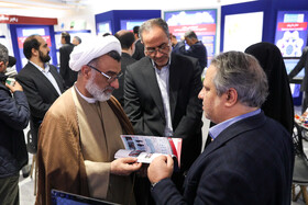 بازدید حجت الاسلام و المسلمین خسروپناه دبیر شورای عالی انقلاب فرهنگی از نمایشگاه دستاوردهای علمی و فناورانه جهاد دانشگاهی