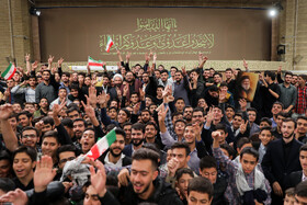 دیدار هزاران نفر از دانش‌آموزان و دانشجویان با رهبر انقلاب