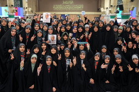 دیدار هزاران نفر از دانش‌آموزان و دانشجویان با رهبر انقلاب