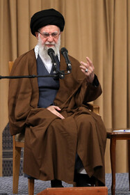 دیدار هزاران نفر از دانش‌آموزان و دانشجویان با رهبر انقلاب