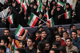 دیدار هزاران نفر از دانش‌آموزان و دانشجویان با رهبر انقلاب