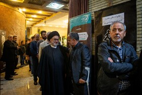 سید محمد‌علی ابطحی در مراسم ترحیم سیدمحمد تاج‌زاده