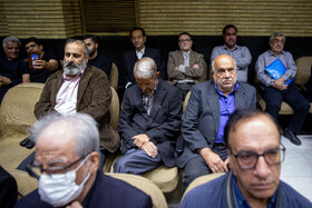 عبدالرضا داوری و محمد قوچانی در مراسم ترحیم سیدمحمد تاج‌زاده