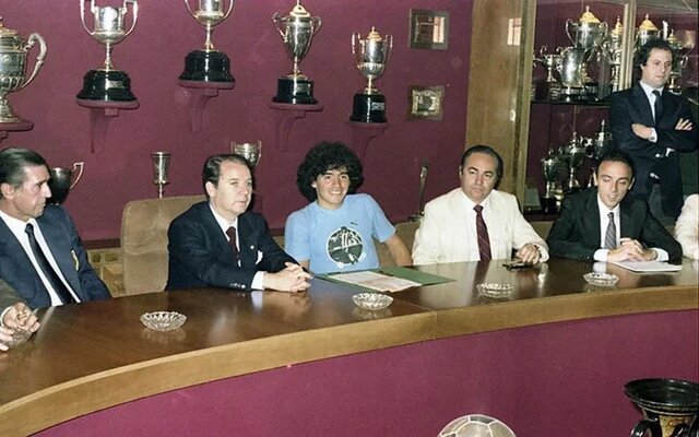 روزگار سخت مارادونا در بارسلونا