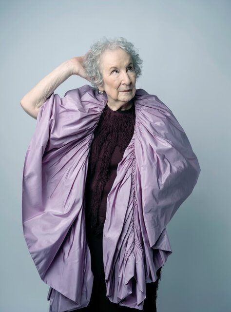 نویسنده‌ای که پیشگویی می‌کند!