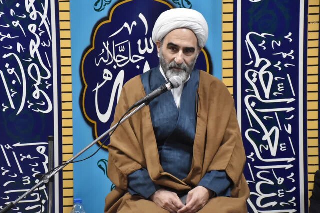 آیت‌الله مبلغی: خانواده شهدا مایه حیات معنوی جامعه‌اند