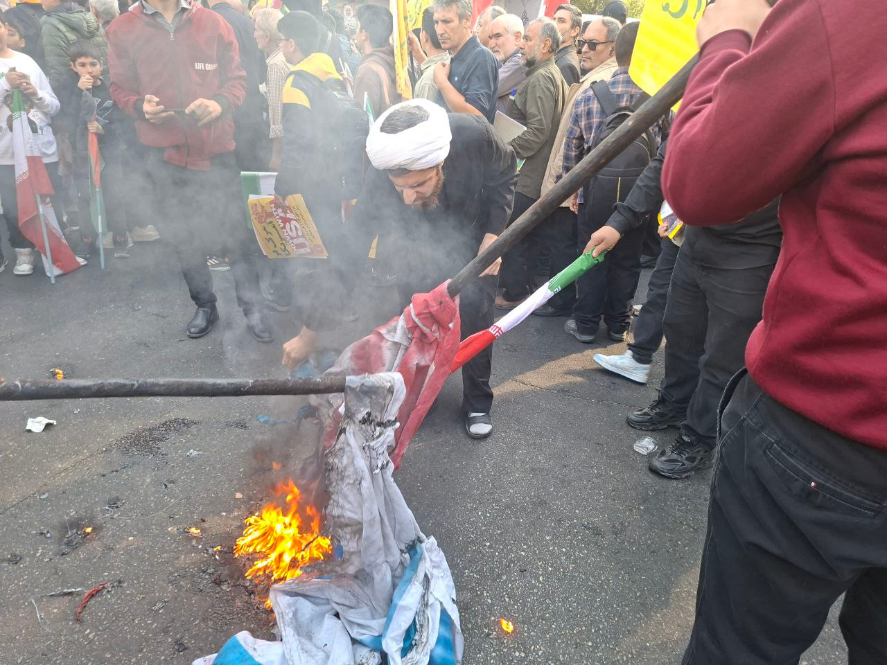 برپایی راهپیمایی ۱۳ آبان با شعار «متحد و استوار، مقابل استکبار»