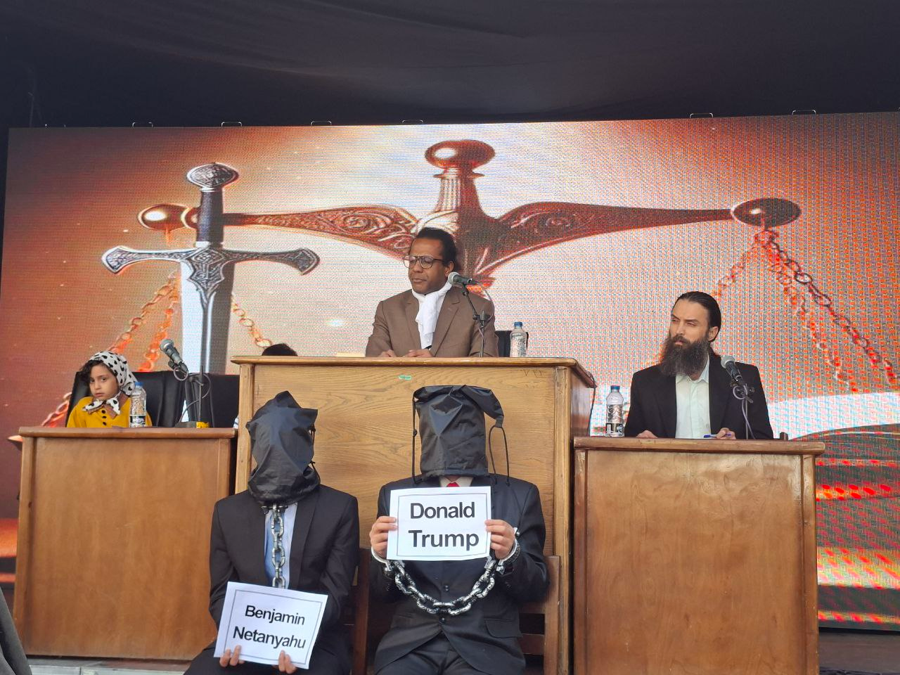 برپایی راهپیمایی ۱۳ آبان با شعار «متحد و استوار، مقابل استکبار»