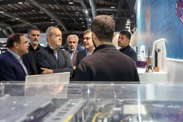 بسته خبری رئیس‌جمهور؛ دلیل تفویض اختیار به استان‌ها/بازدید از نمایشگاه «نانو»