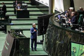 حسین سیمایی‌صراف، وزیر علوم در صحن علنی مجلس - ۱۳ آبان