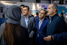 بازدید مسعود پزشکیان، رییس جمهور از اولین دوره نمایشگاه فرّ ایران