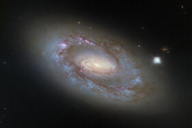 عکس «تلسکوپ فضایی هابل» از یک کهکشان با هسته فعال