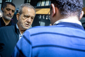 بازدید مسعود پزشکیان، رییس جمهور از اولین دوره نمایشگاه فرّ ایران