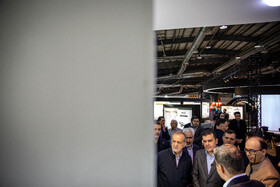 بازدید مسعود پزشکیان، رییس جمهور از اولین دوره نمایشگاه فرّ ایران