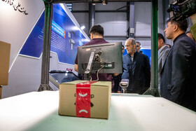 بازدید مسعود پزشکیان، رییس جمهور از اولین دوره نمایشگاه فرّ ایران