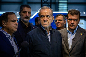 بازدید مسعود پزشکیان، رییس جمهور از اولین دوره نمایشگاه فرّ ایران