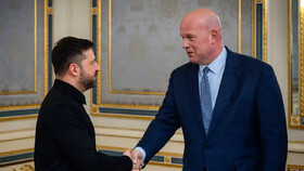 سفیر آمریکا در ناتو: به زلنسکی گفتم این جنگ بی‌معنی باید پایان یابد