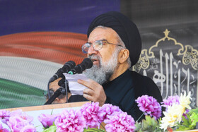 سخنرانی آیت‌الله سیداحمد خاتمی، نماینده مردم کرمان در مجلس خبرگان رهبری در راهپیمایی گرامیداشت روز ۱۳ آبان - کرمان