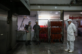 بازدید خبرنگاران از یک واحد تولیدی مواد غذایی - مشهد