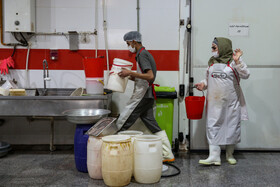 بازدید خبرنگاران از یک واحد تولیدی مواد غذایی - مشهد