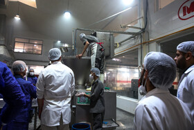 بازدید خبرنگاران از یک واحد تولیدی مواد غذایی - مشهد