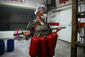 بازدید خبرنگاران از یک واحد تولیدی مواد غذایی - مشهد