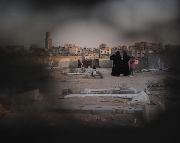 در گورستانهای غزه، زندگی در میان مردگان جریان دارد