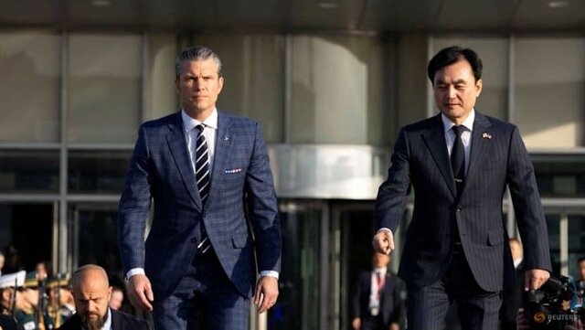 شلیک توپخانه‌ای پیونگ‌یانگ دقایقی پیش از حضور وزیر جنگ آمریکا در مرز دو کره