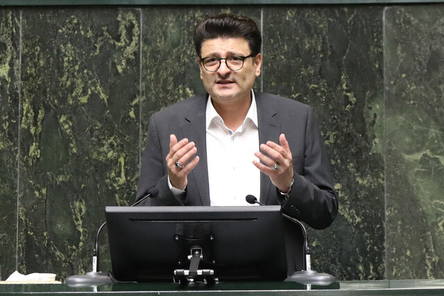 نماینده مجلس: قانونی برای داشتن یک انباری برای ادوات دامداران و کشاورزان مصوب شود