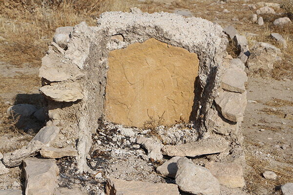 جویندگان گنج گورستان قاجاری را زیر و رو کرده‌اند