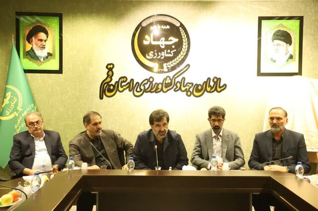 استاندار قم: با همدلی مدیران ۲۵۰۰ مگاوات برق در استان تولید می‌شود