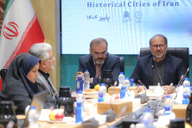 سیفی رئیس شورای شهر د کنار نقوی دبیر اجلاس دومین اجلاسیه شهرهای تاریخی ایران 