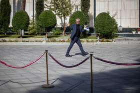 سید علی مدنی‌زاده، وزیر اقتصاد در حاشیه جلسه هیات دولت - ۱۴ آبان