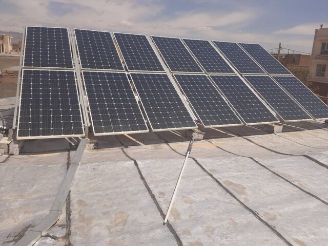 کسب درآمد ۲۰۸۴ میلیارد ریالی خانوارهای دارای نیروگاه‌های خورشیدی در فارس 