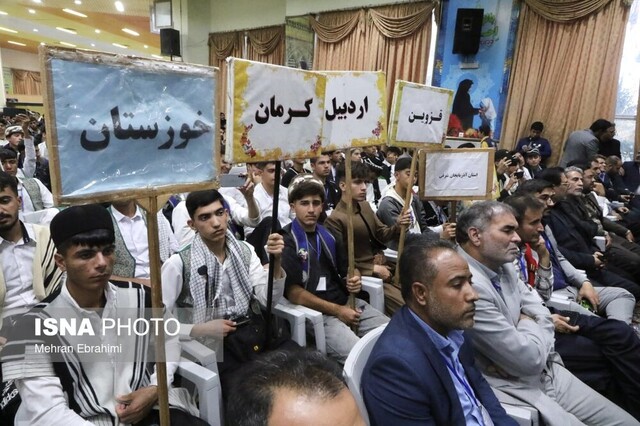 عشایر طلایه‌داران مبارزه، عدالت‌خواهی و استکبارستیزی هستند