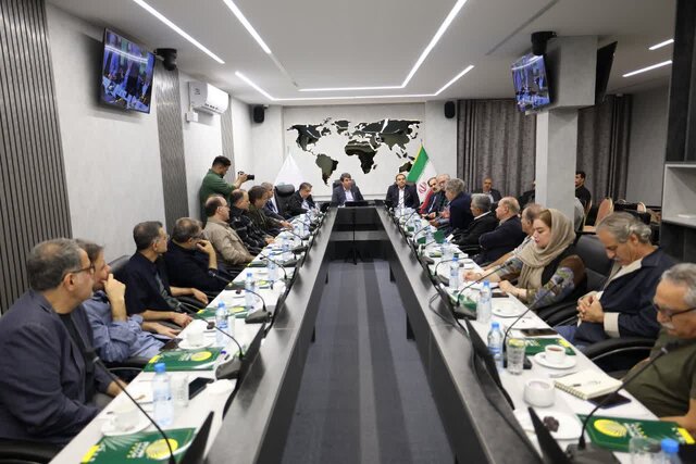 نشست هم‌اندیشی جمعی از سینماگران کشور و استاندار کرمان برگزار شد 