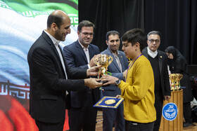 تقدیر از نفرات برتر مسابقه زبان انگلیسی لینگوکاپ