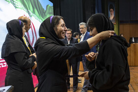 تقدیر از نفرات برتر مسابقه زبان انگلیسی لینگوکاپ