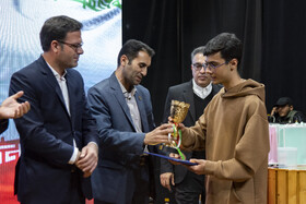 تقدیر از نفرات برتر مسابقه زبان انگلیسی لینگوکاپ