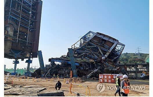 فروریختن سازه‌ای بزرگ در نیروگاه برق کره جنوبی