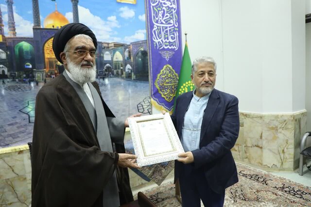 دانشگاه آزاد اسلامی خادم حرم مطهر بانوی کرامت شد