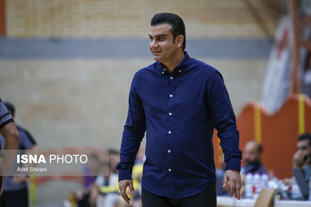 سرمربی تیم بسکتبال رعد پدافند: به بازیکنانم افتخار می‌کنم/ خستگیِ سفر ۱۵ ساعته و فشار بازی باعث افت عملکرد در نیمه‌دوم شد