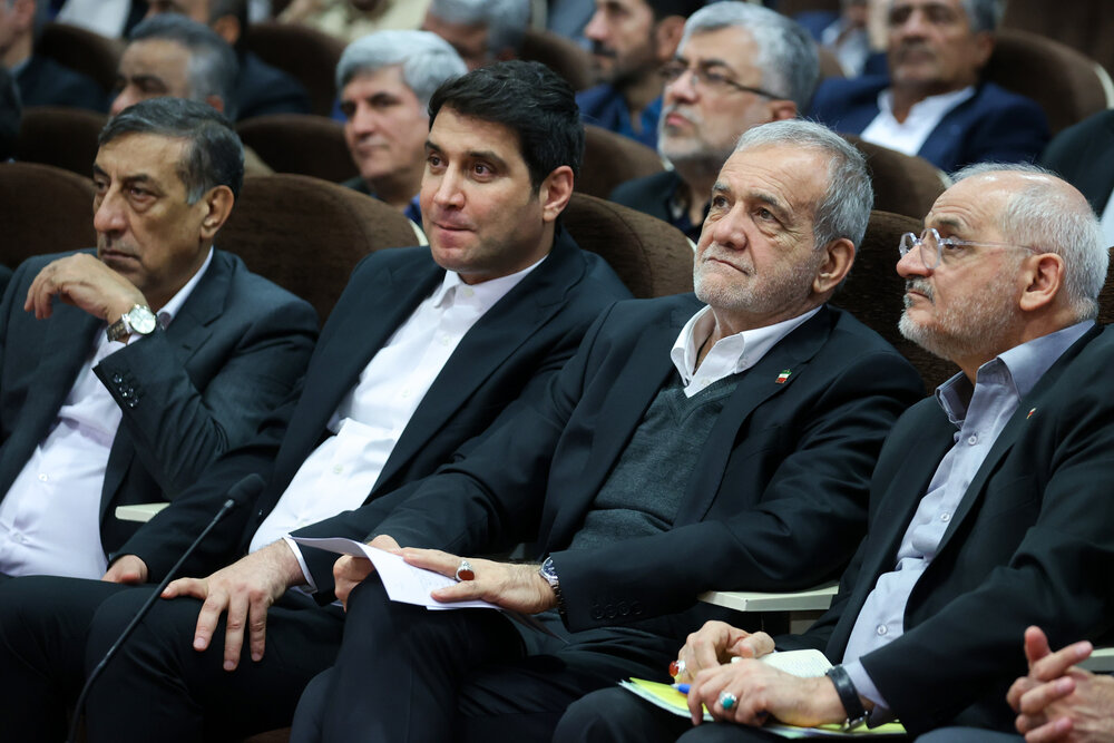 افتتاح و بهره‌برداری از مجموعه طرح‌های عمرانی، صنعتی و زیست‌محیطی در استان کردستان 