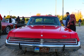 برگزاری همایش خودروهای کلاسیک در همدان؛ جلوه‌ای از تاریخ خودروسازی در قلب ایران