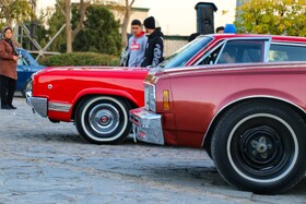 برگزاری همایش خودروهای کلاسیک در همدان؛ جلوه‌ای از تاریخ خودروسازی در قلب ایران